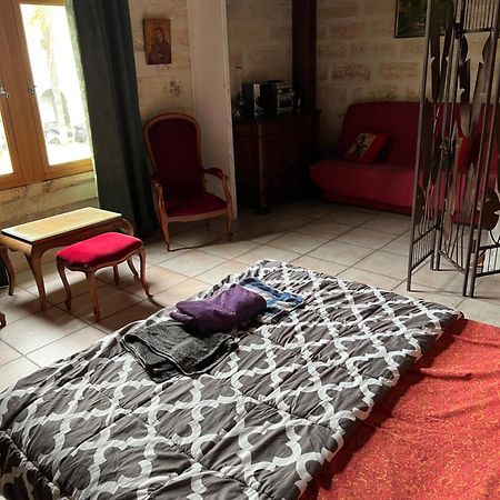La Maison Sur La Place Aigues-Mortes Bagian luar foto