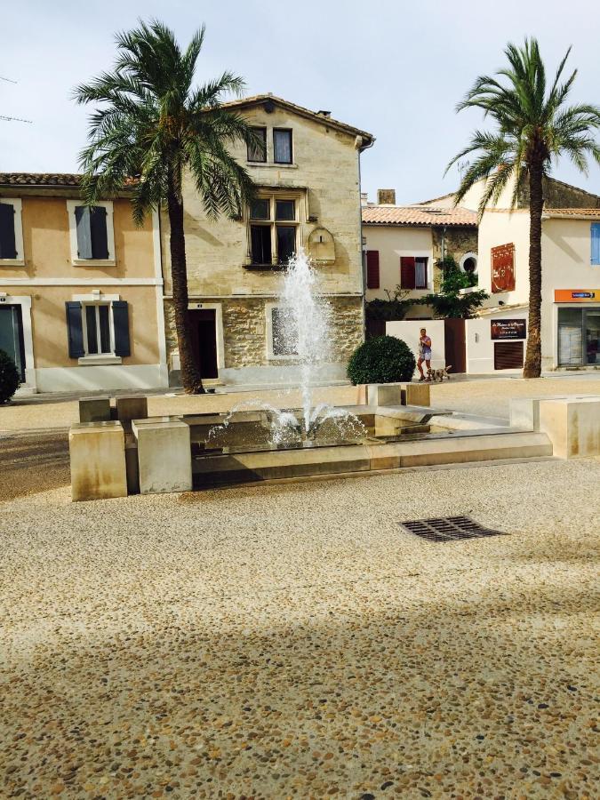 La Maison Sur La Place Aigues-Mortes Bagian luar foto