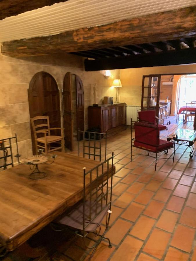 La Maison Sur La Place Aigues-Mortes Bagian luar foto