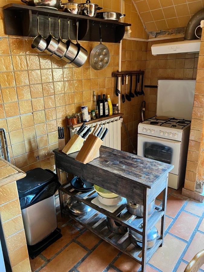 La Maison Sur La Place Aigues-Mortes Bagian luar foto