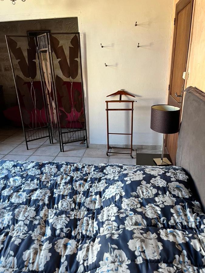 La Maison Sur La Place Aigues-Mortes Bagian luar foto