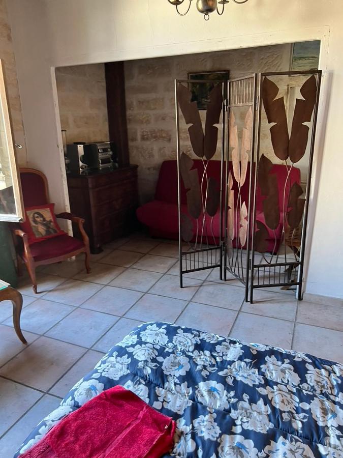 La Maison Sur La Place Aigues-Mortes Bagian luar foto